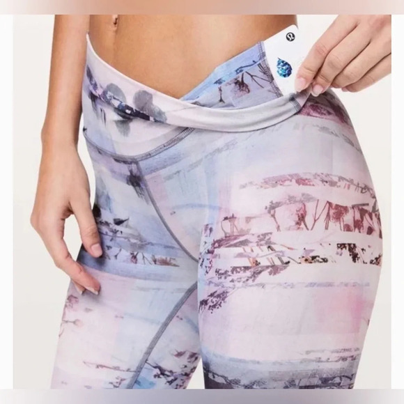 ! Lululemon Wunder Under High Rise 7/8 Tight size 8 - Picture 3 of 7